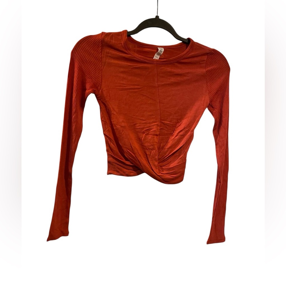 2. NWT Alo Yoga cover long sleeve ROSEWOOD Size XS